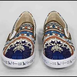 Inkkas Nile Slip On sz 6